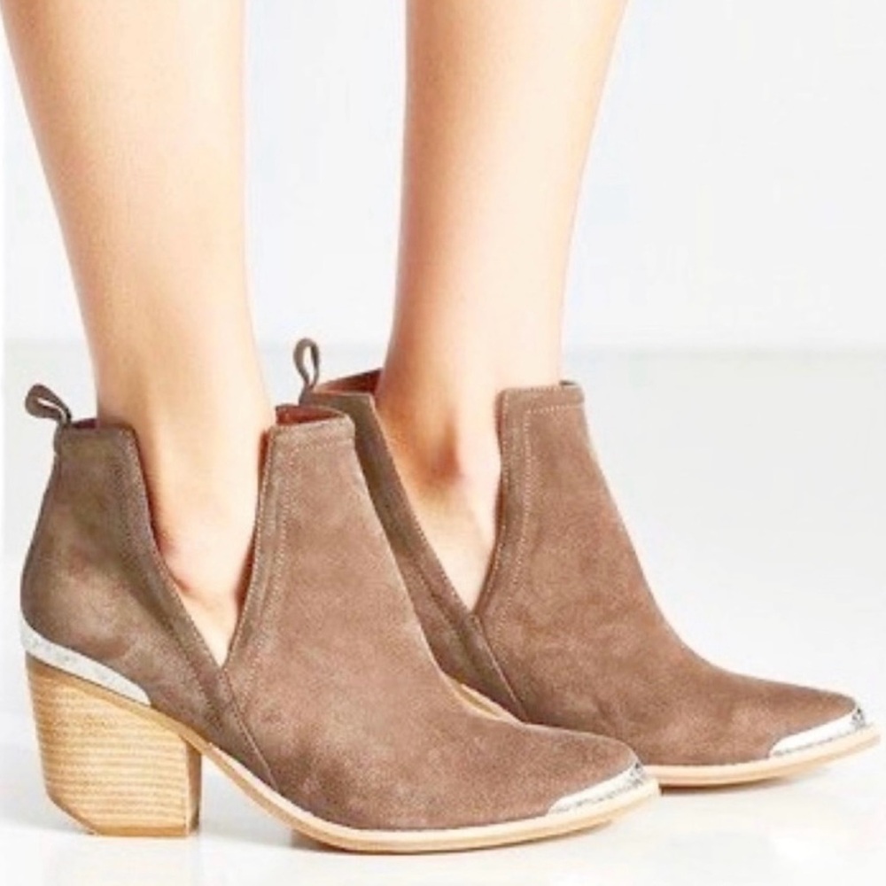 NWT Jeffrey Campbell Suede Western Booties